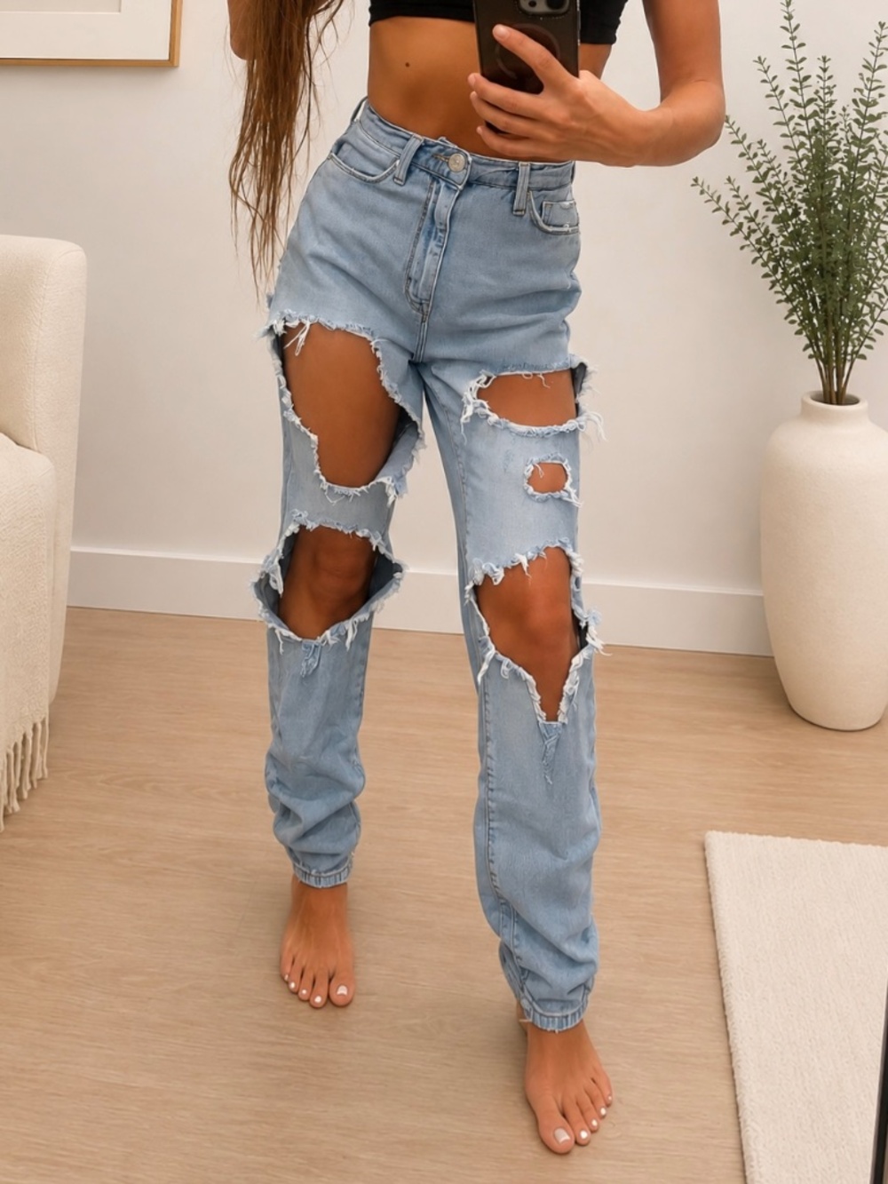 BDG Distressed High Rise Jeans Size 24